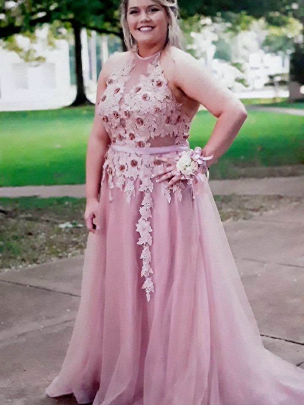 Sleeveless Blush Pink Appliqué A-Line Prom Dress